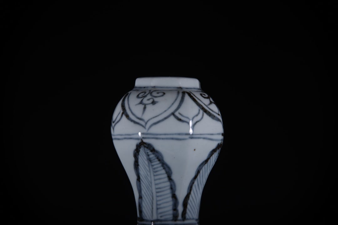 Blue and White Flower Pattern Vase - 2