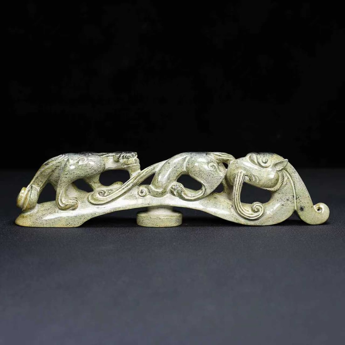 A Exquisite Hotan Jade Dragon and Phoenix Ornament: A Exquisite Hotan Jade Dragon and Phoenix Ornament,Han Dynasty, China,Size:11inx1.6inx2.8in,Weight:874g 和田玉龙凤带勾,中国汉代