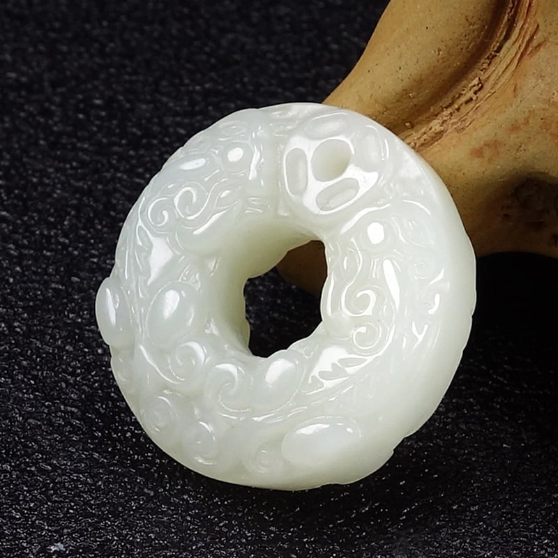 A Exquisite Hotan Jade Auspicious Beast Pattern Handheld Ornament: A Exquisite Hotan Jade Auspicious Beast Pattern Handheld Ornament,Size:1.2inx1.2inx0.4in 和田玉貔貅纹手把件