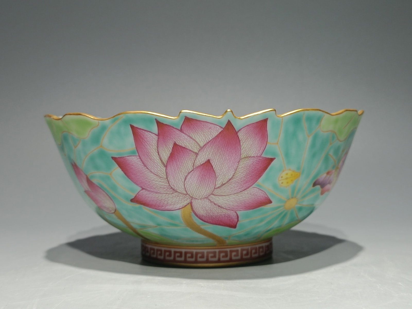 An Exquisite Enamel Flower Pattern Bowl: An Exquisite Enamel Flower Pattern Bowl Qing Dynasty, China Qianlong Six-character Mark Size:2.8inx6.1in珐琅彩荷花碗 中国清代 大଀