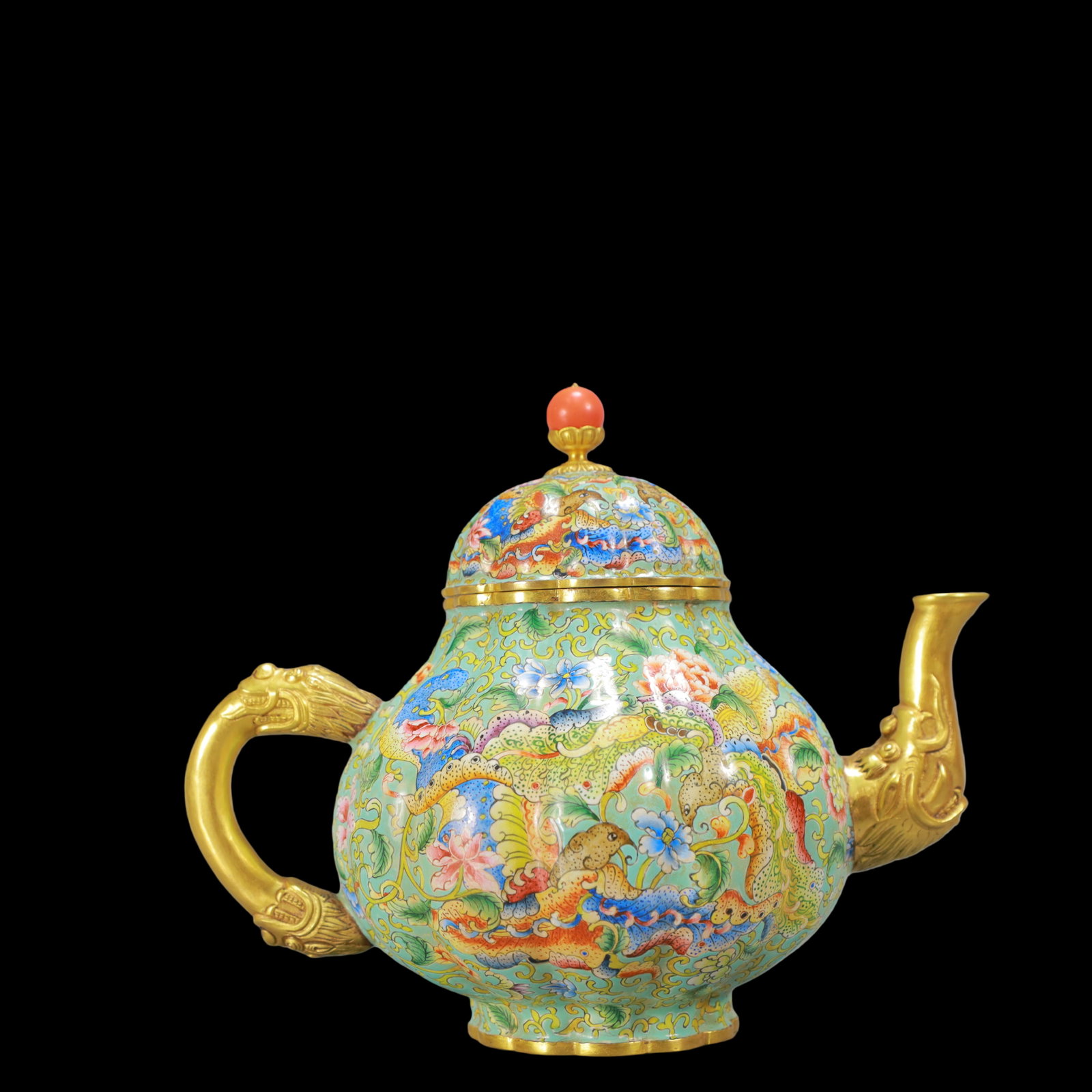 A Exquisite Coppery Enamel Flower Pattern Teapot: A Exquisite Coppery Enamel Flower Pattern Teapot Qing Dynasty, China Qianlong Four-character Mark Size:6.3inx4.3inx5.3in Weight:450g铜珐琅彩花卉纹茶
