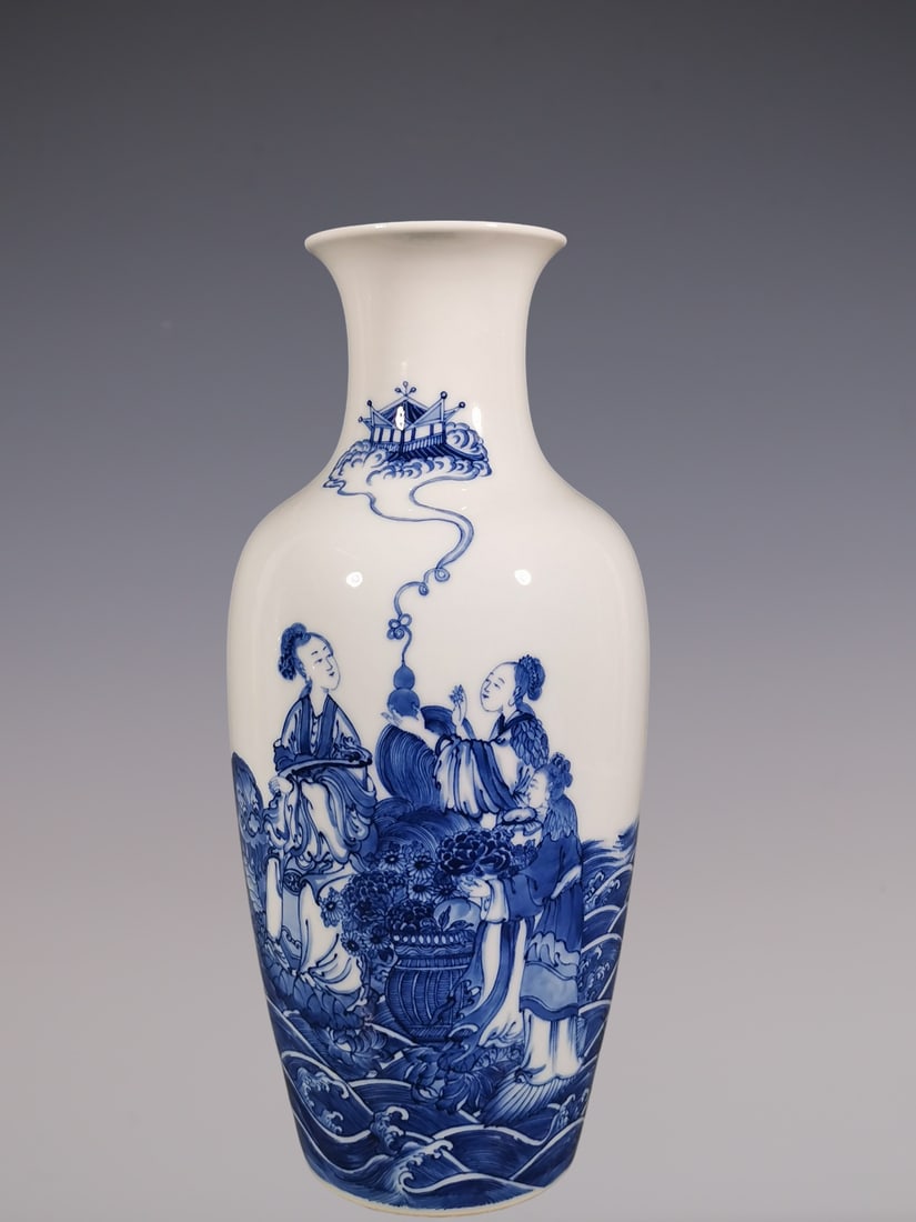 An Exquisite Blue and White Character and Story Pattern Vase: An Exquisite Blue and White Character and Story Pattern Vase Qing Dynasty, China Yongzheng Six-character Mark Size:13.4inx6.1in青花人物仕女图观音&
