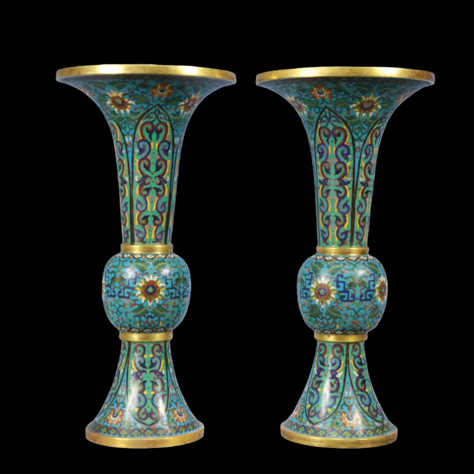 A Exquisite A pair of Cloisonne Lotus Pattern Vase: A Exquisite A pair of Cloisonne Lotus Pattern Vase Qing Dynasty, China Qianlong Four-character Mark Size:7.5inx15.4in