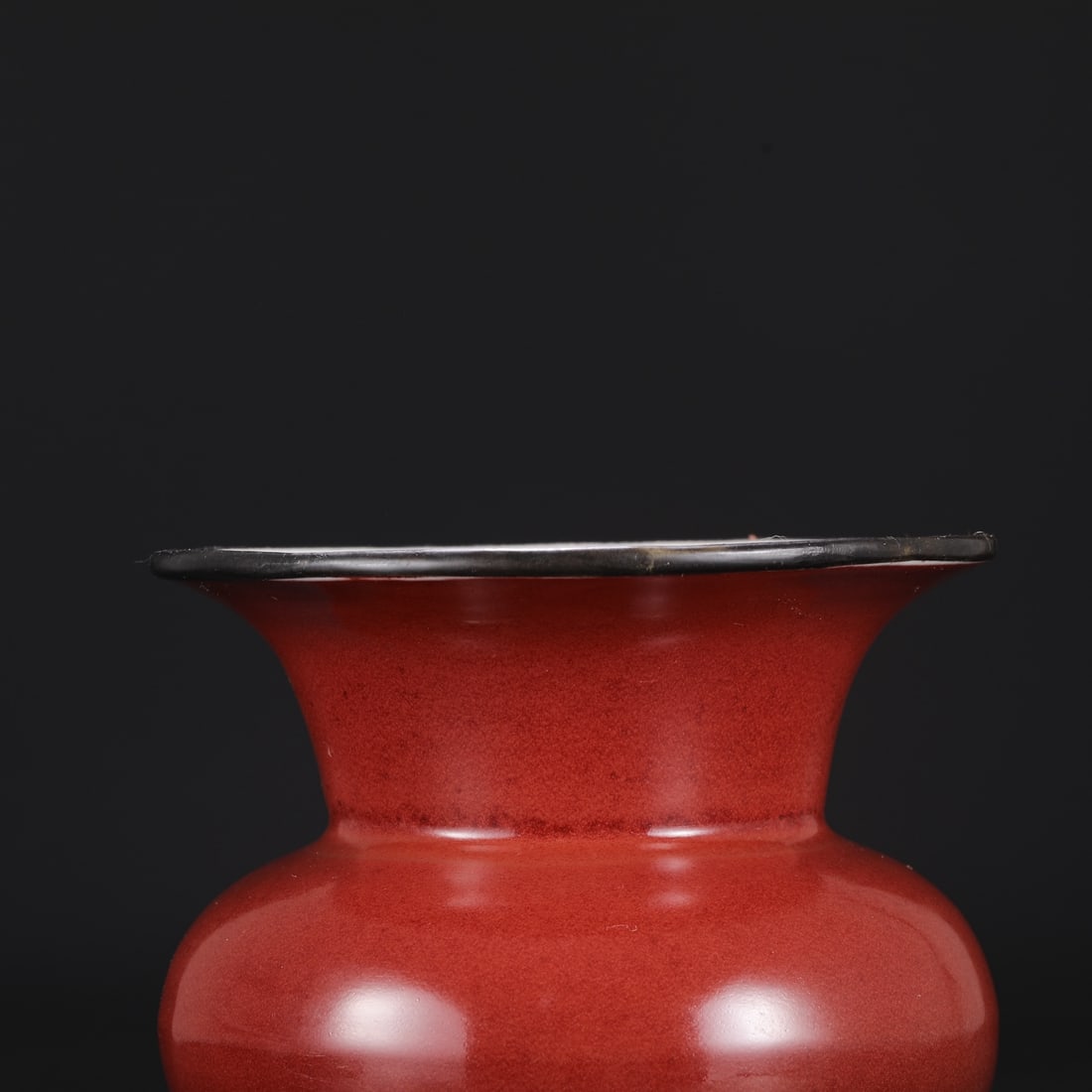 An Exquisite Ruby red-Glazed Vase - 4