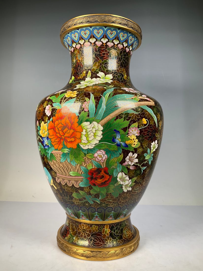 An Exquisite Cloisonne Flower Pattern Vase (1 of 8)