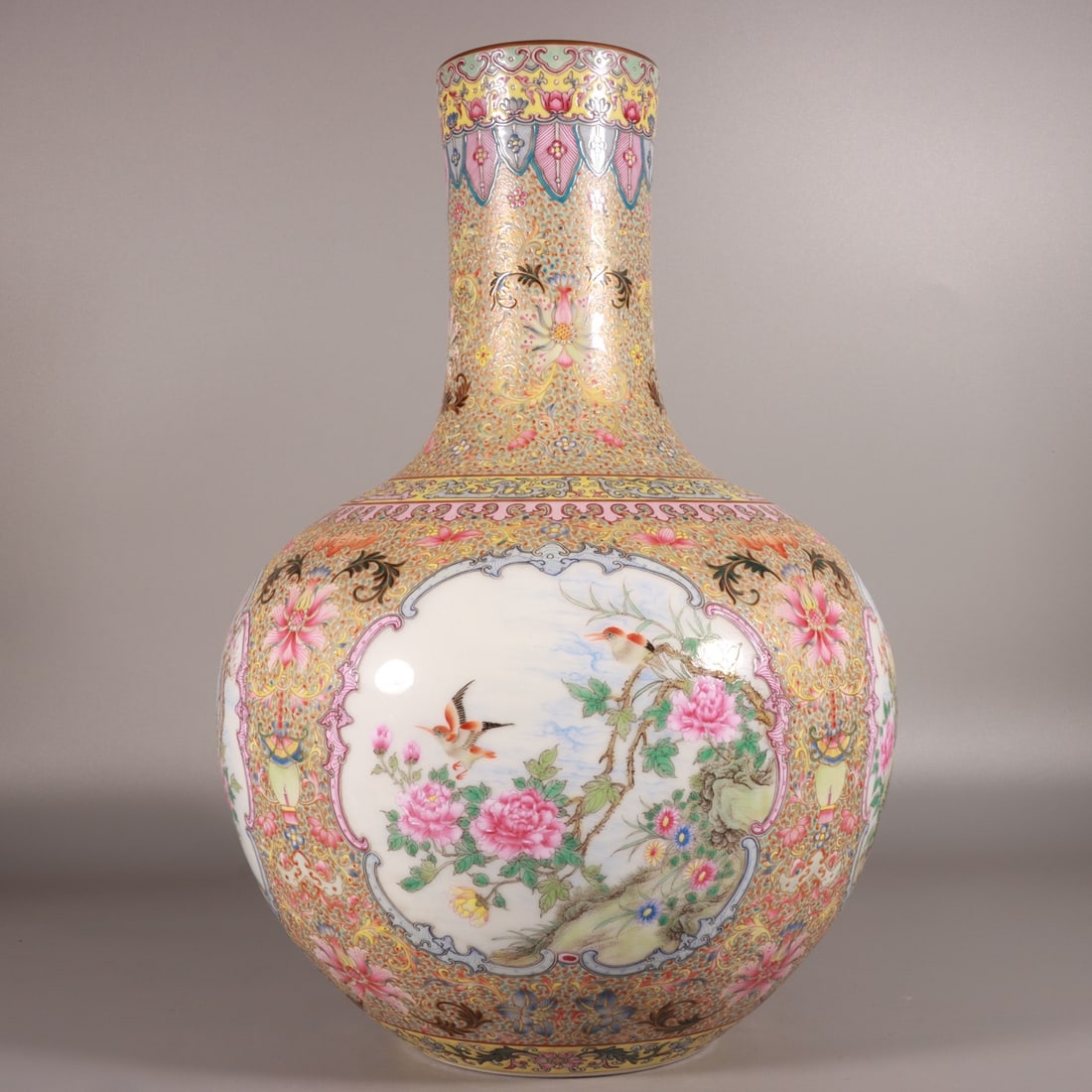 A Huge Enamel Painted Gold Flower and Bird Pattern Vase: A Huge Enamel Painted Gold Flower and Bird Pattern Vase,Qing Dynasty,China,Qianlong Six-character Mark,Size:15.7inx9.8in 珐琅彩描金花鸟纹瓶,ߑ