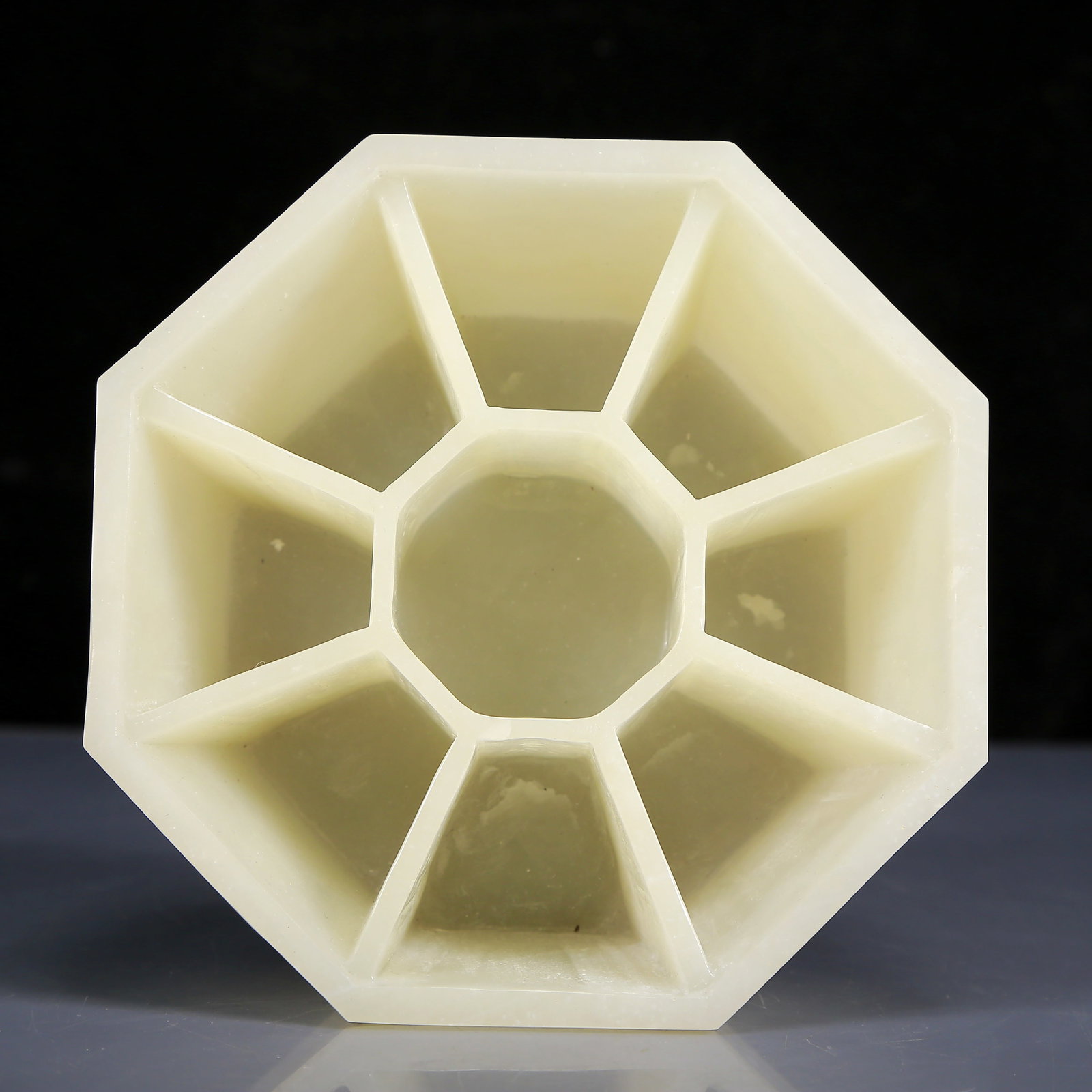 An Exquisite White Jade Flower Pattern Box with Base - 7