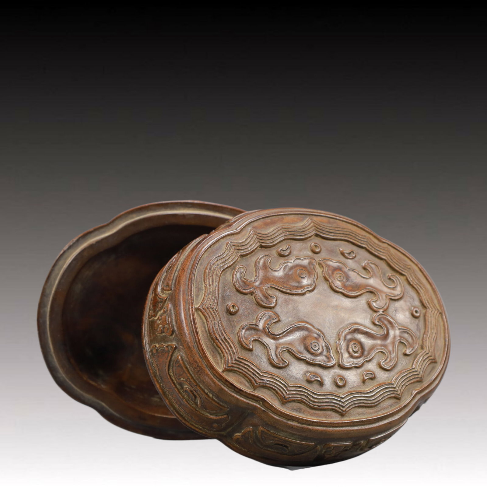 An Exquisite Eaglewood Beast-Face Pattern Cover Box - 5