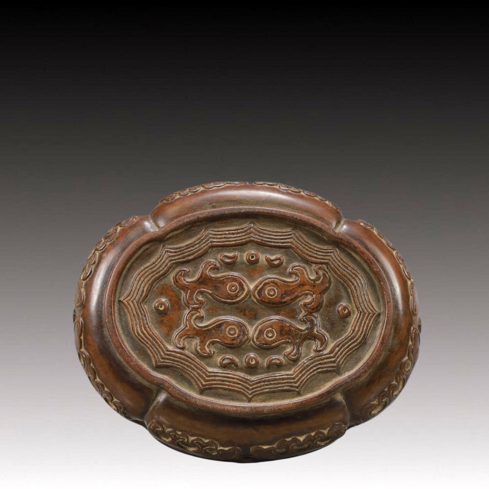 An Exquisite Eaglewood Beast-Face Pattern Cover Box - 8