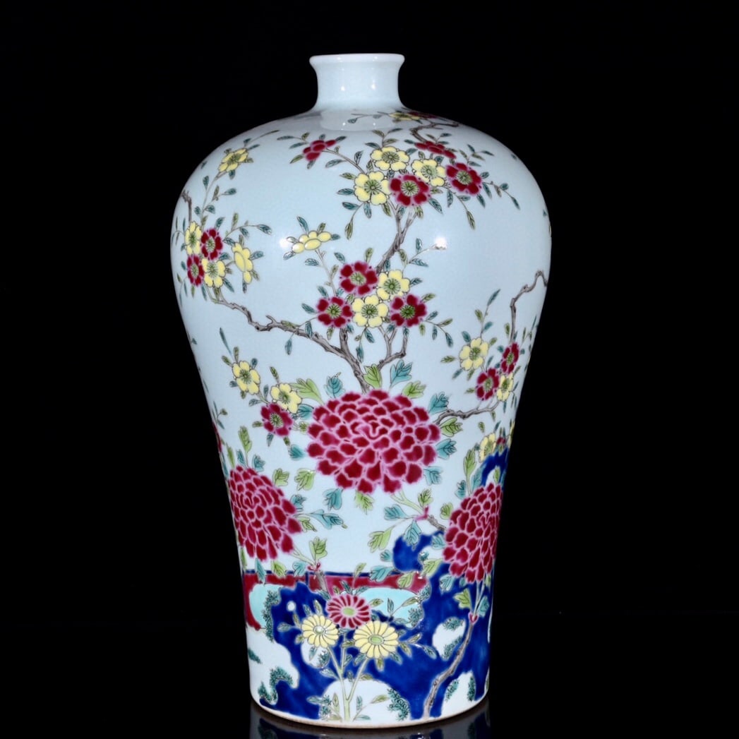 An Exquisite Famille-Rose Flower and Butterfly Pattern Vase: An Exquisite Famille-Rose Flower and Butterfly Pattern Vase,Qing Dynasty,China,Yongzheng Six-character Mark,Size:13inx7.1in 粉彩花卉蝴蝶纹瓶,中