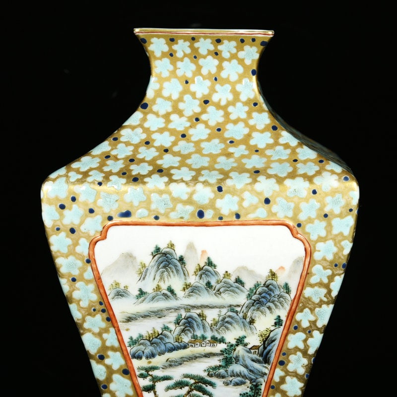 An Exquisite Enamel Landscape Pattern Vase - 7