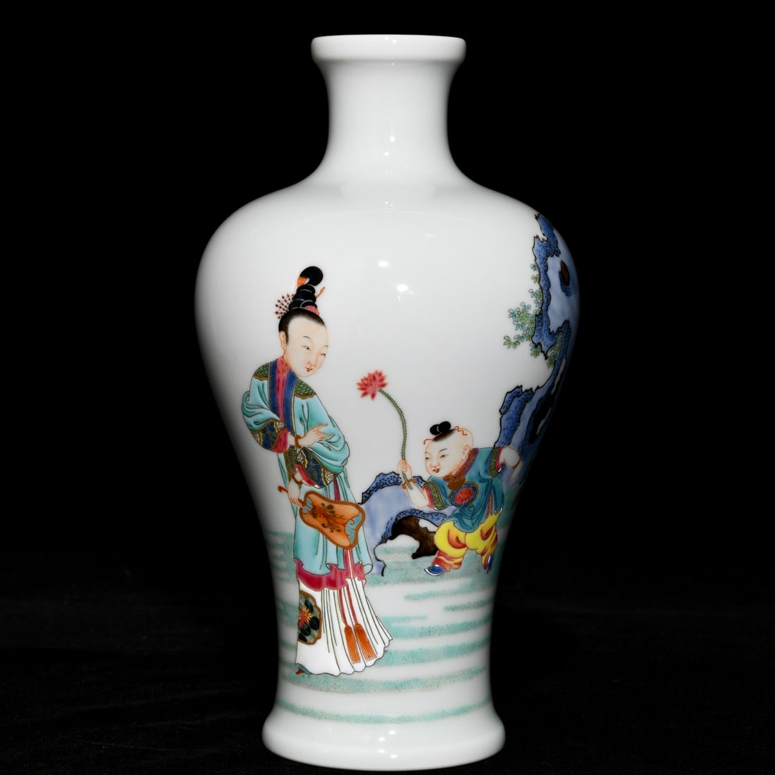 An Exquisite Famille-Rose Character and Story Pattern Vase: An Exquisite Famille-Rose Character and Story Pattern Vase,Qing Dynasty,China,Yongzheng Six-character Mark,Size:8.7inx4.7in 粉彩人物故事纹瓶,中