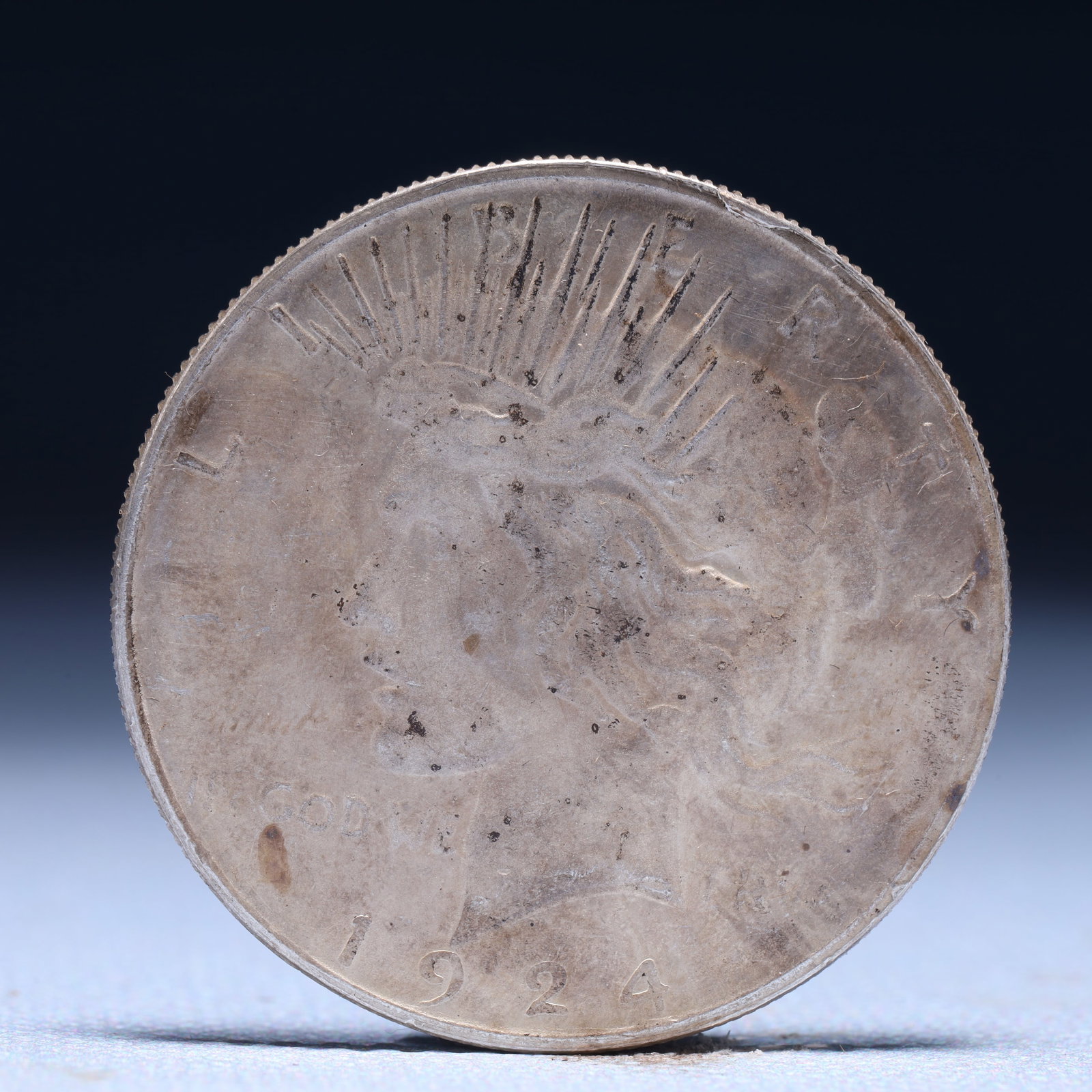 Liberty In God We Trust 1924 Sterling Silver One Dollar Coin (1 of 2)