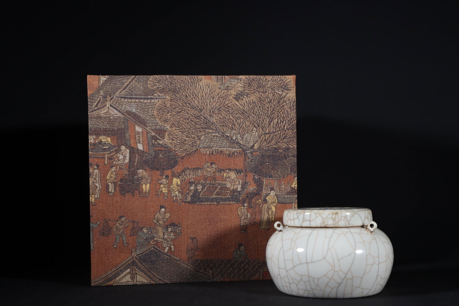 An Exquisite Ge yao Jar with Cover (1 of 9)