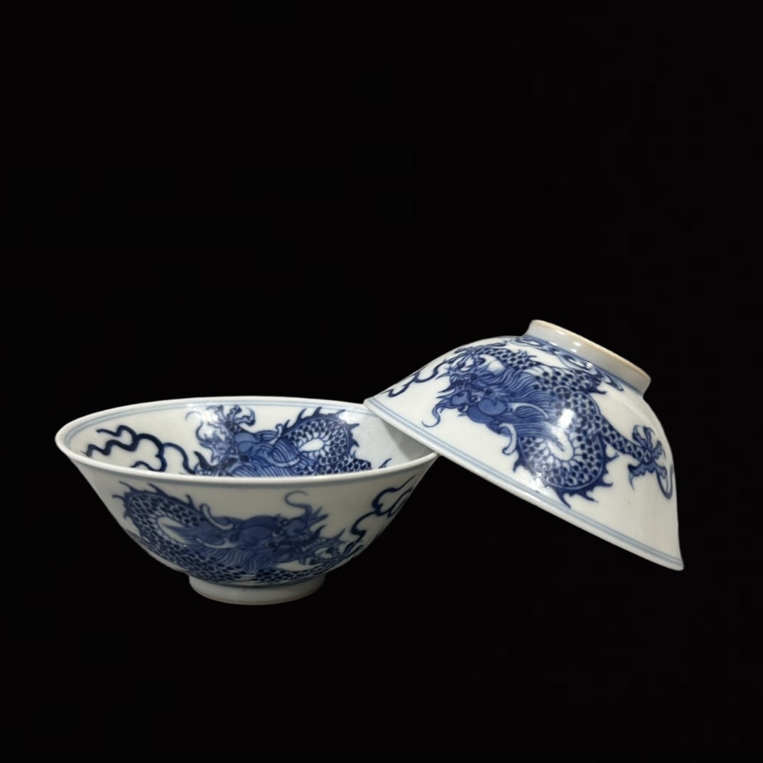 A Pair of Exquisite Blue and White Dragon Pattern Cups (1 of 7)