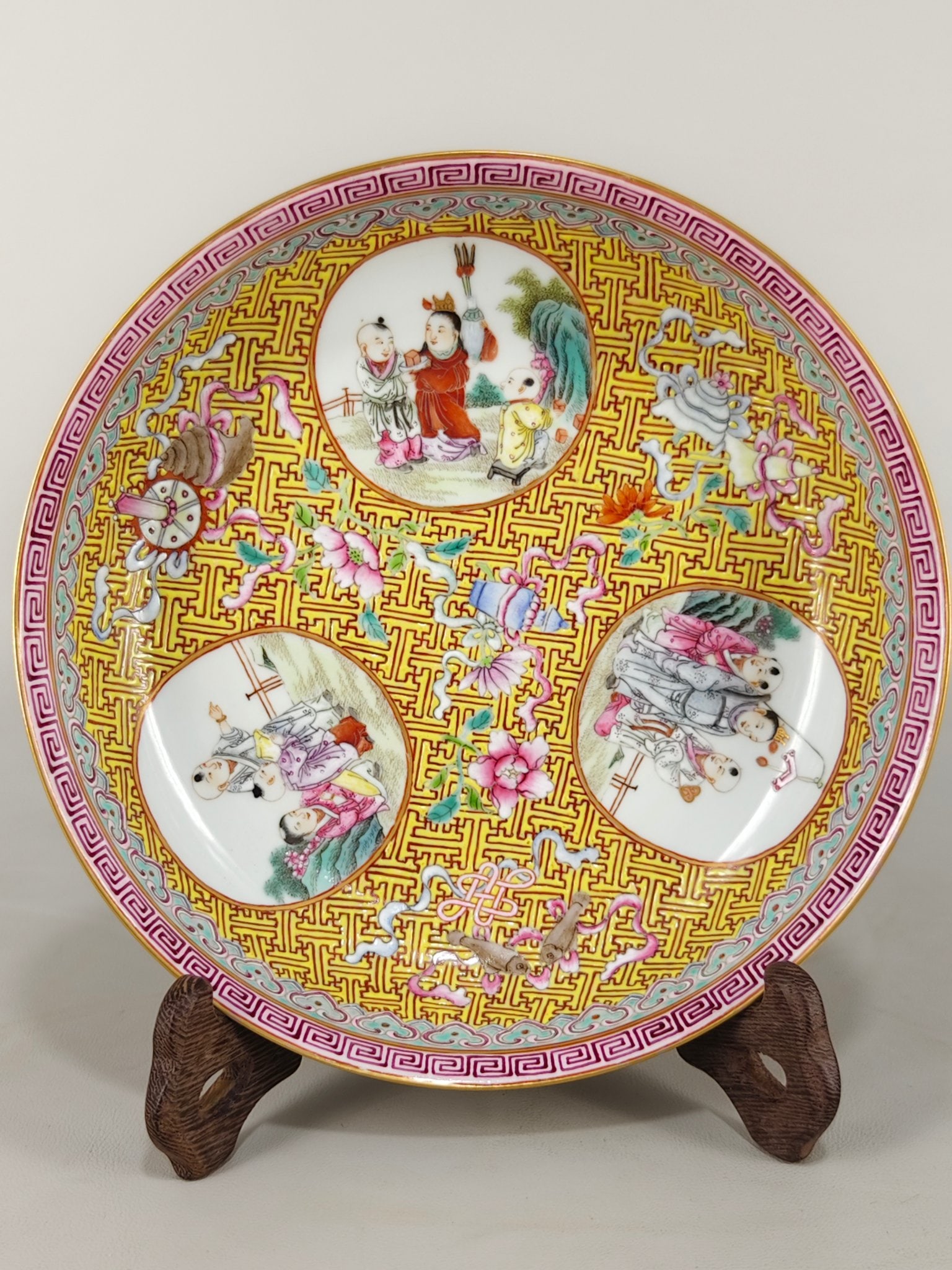 An Exquisite Famille-Rose Character and Story Pattern Plate (1 of 6)