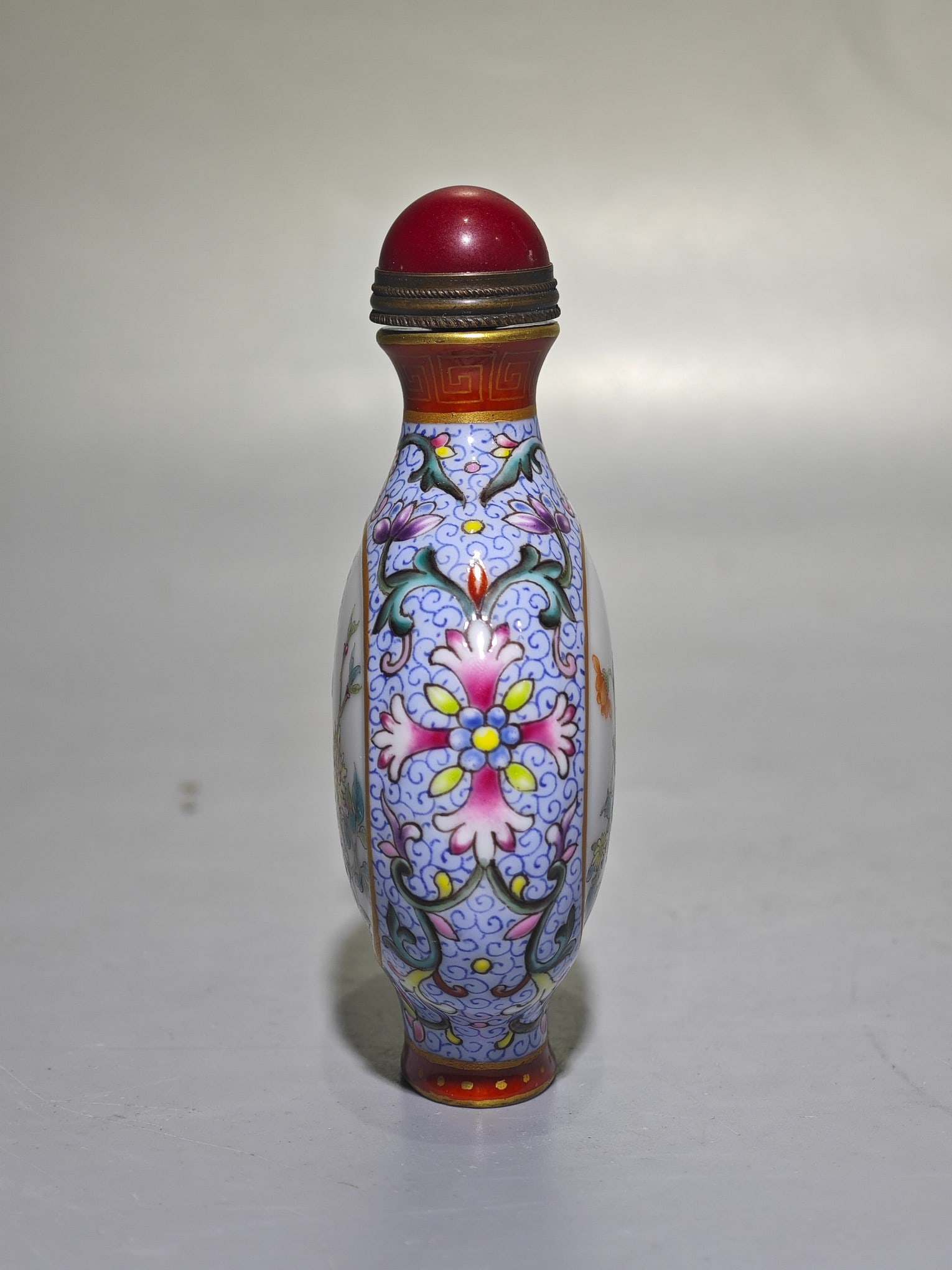 An Exquisite Enamel Flower Pattern Snuff Bottle - 2