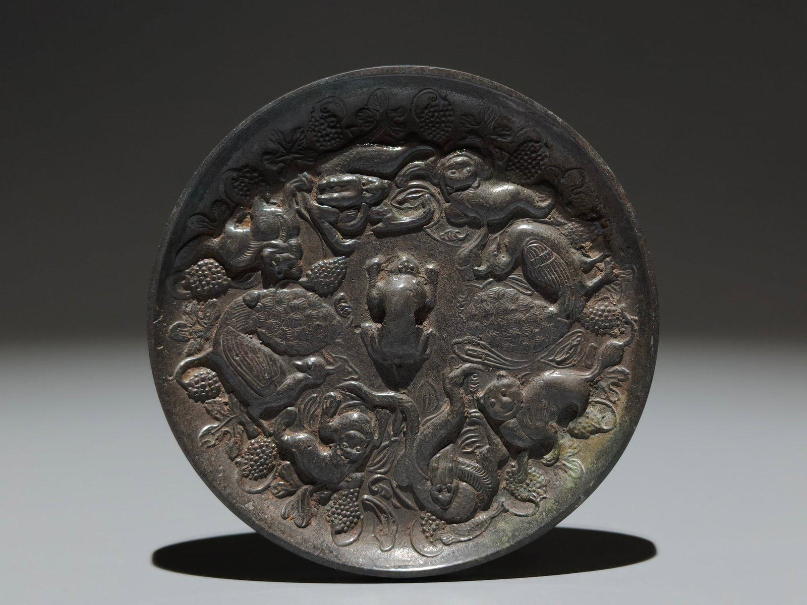 An Exquisite Bronze Beast Pattern Mirror - 2