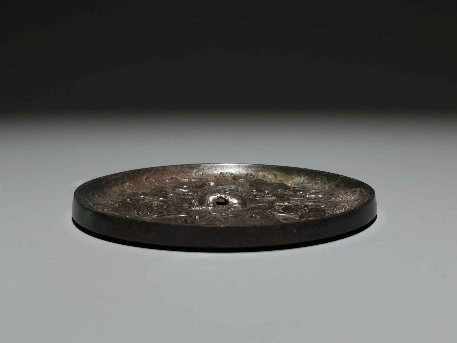 An Exquisite Bronze Beast Pattern Mirror - 9