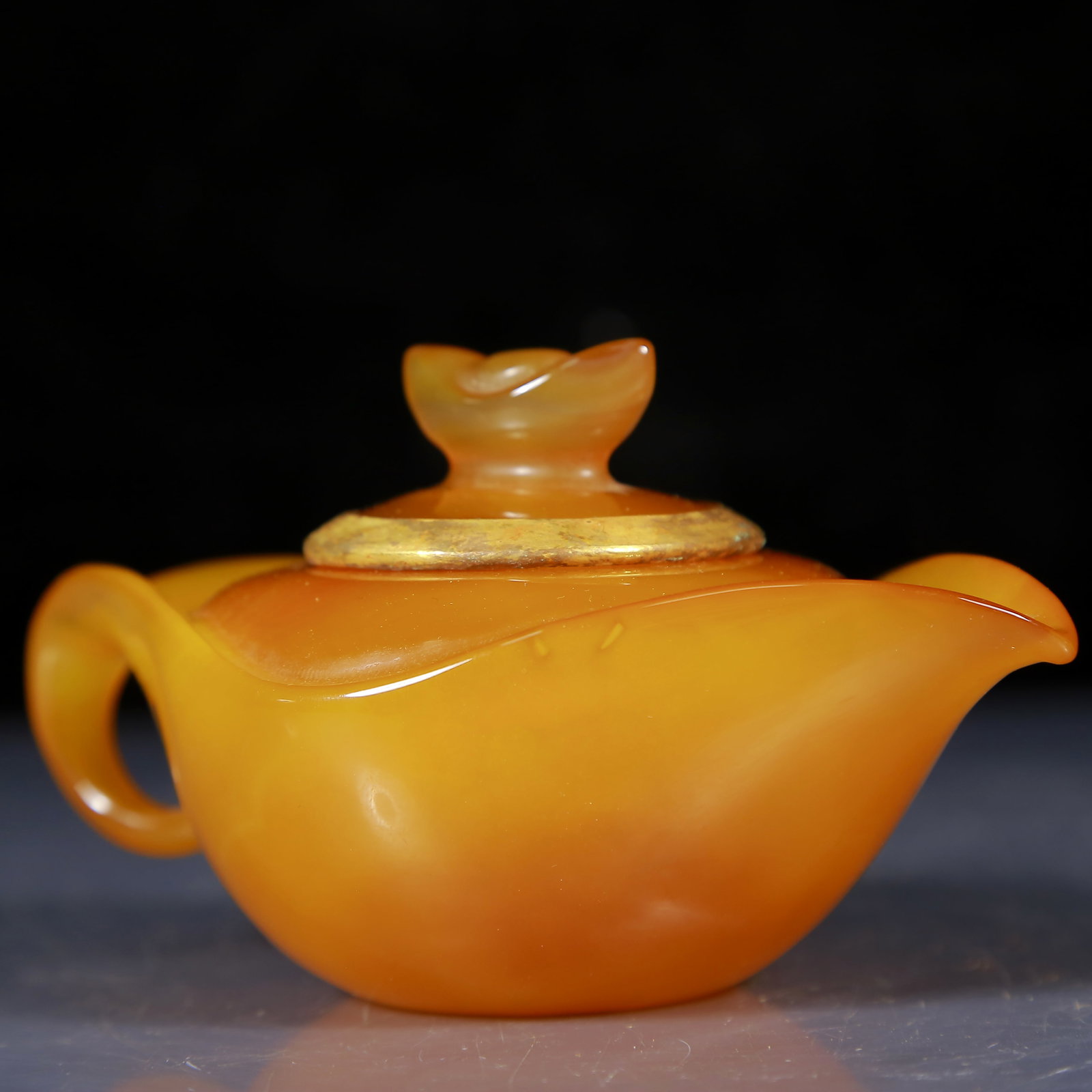 An Exquisite Agate Teapot - 2