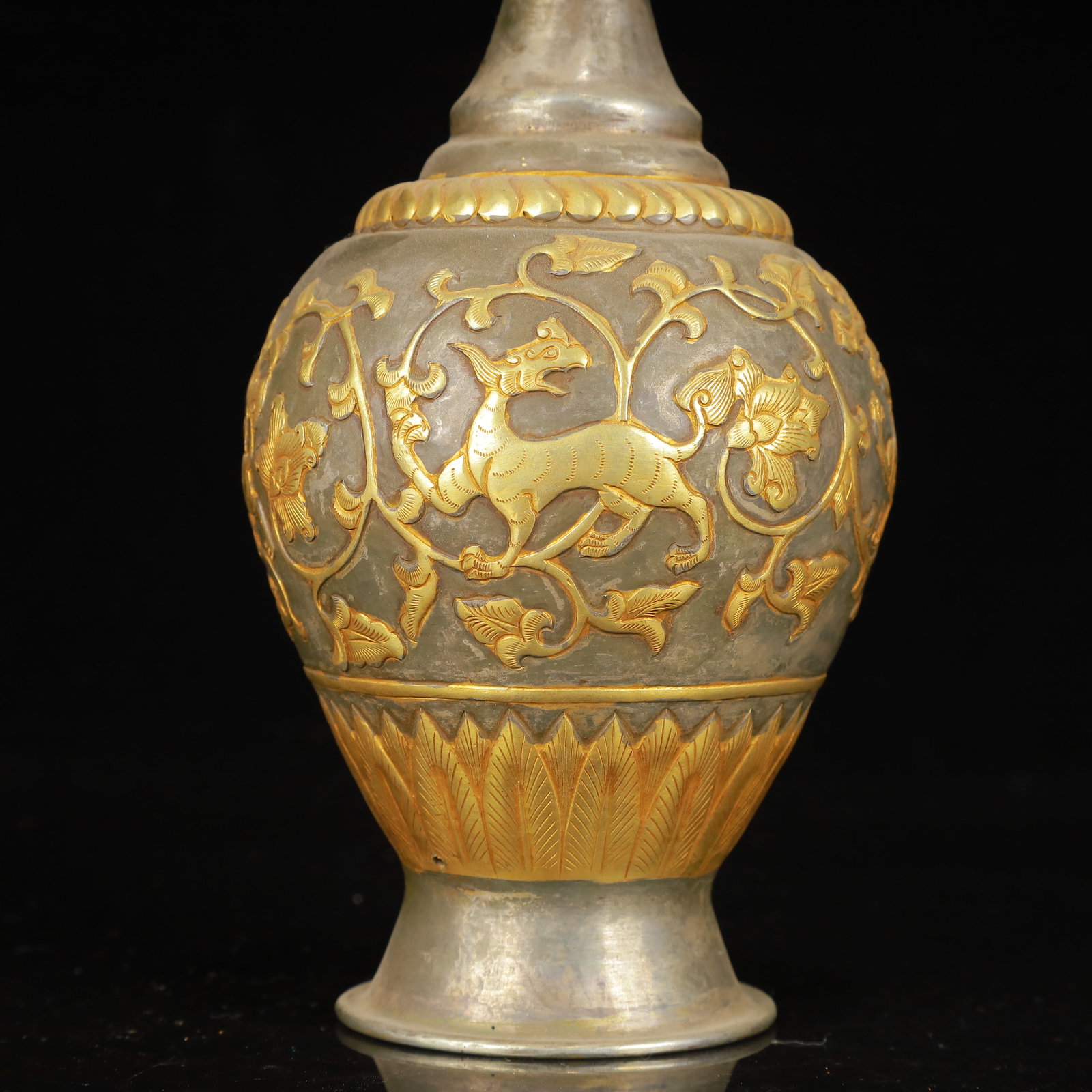 An Exquisite Gilt Silver Auspicious Beast Pattern Vase - 6