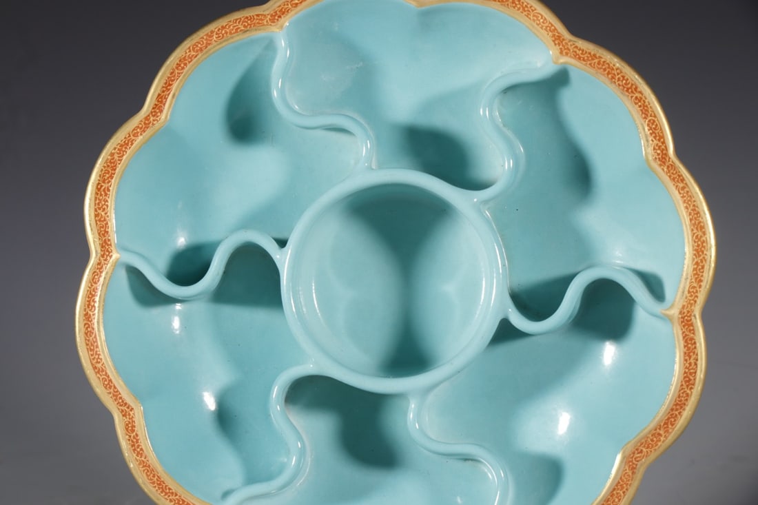 An Exquisite Enamel Flower Pattern Box - 3