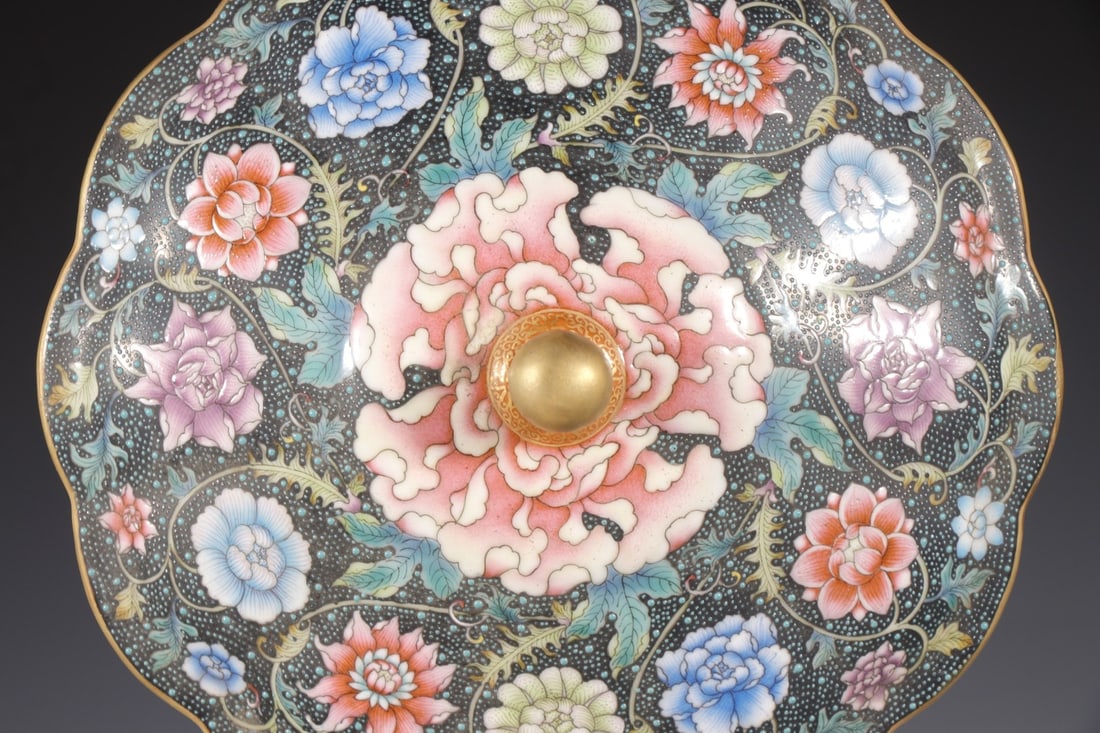 An Exquisite Enamel Flower Pattern Box - 4