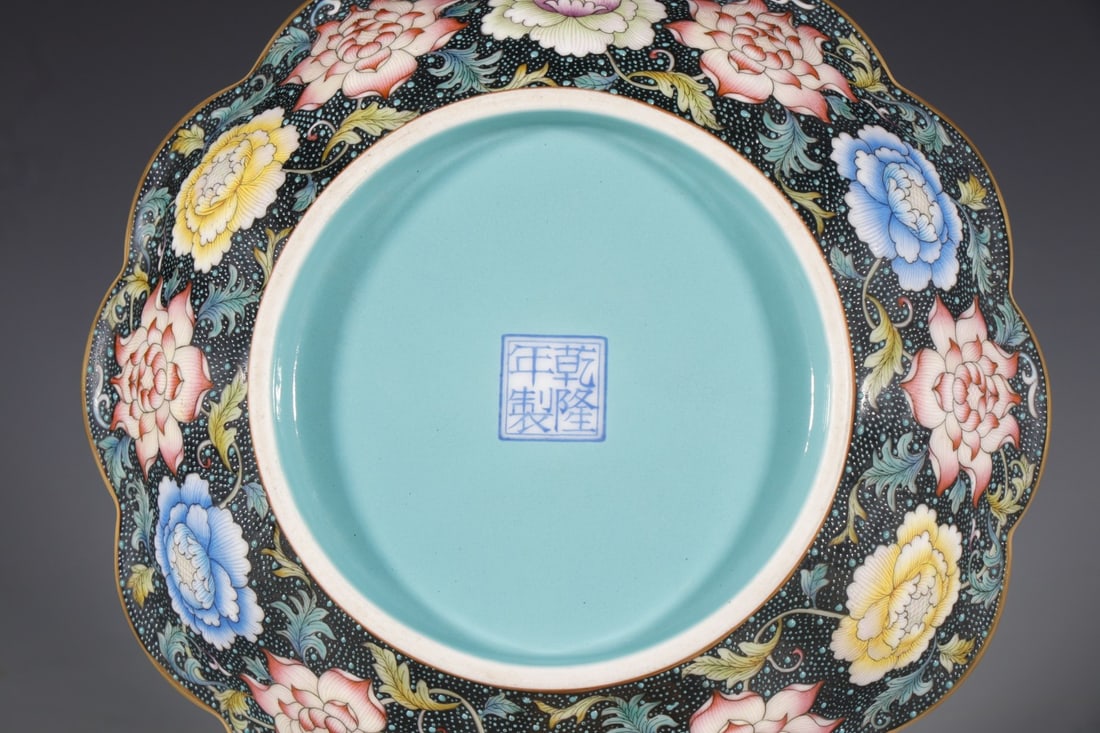 An Exquisite Enamel Flower Pattern Box - 5