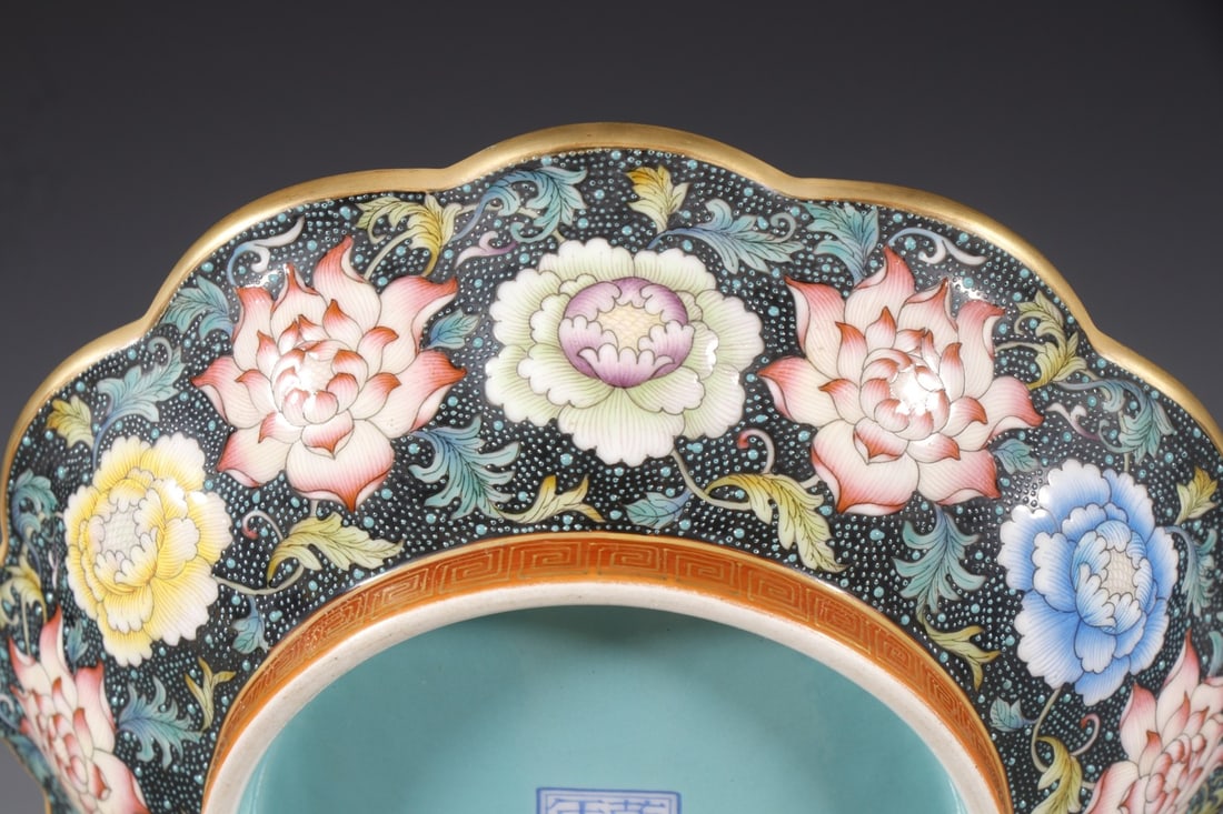 An Exquisite Enamel Flower Pattern Box - 6