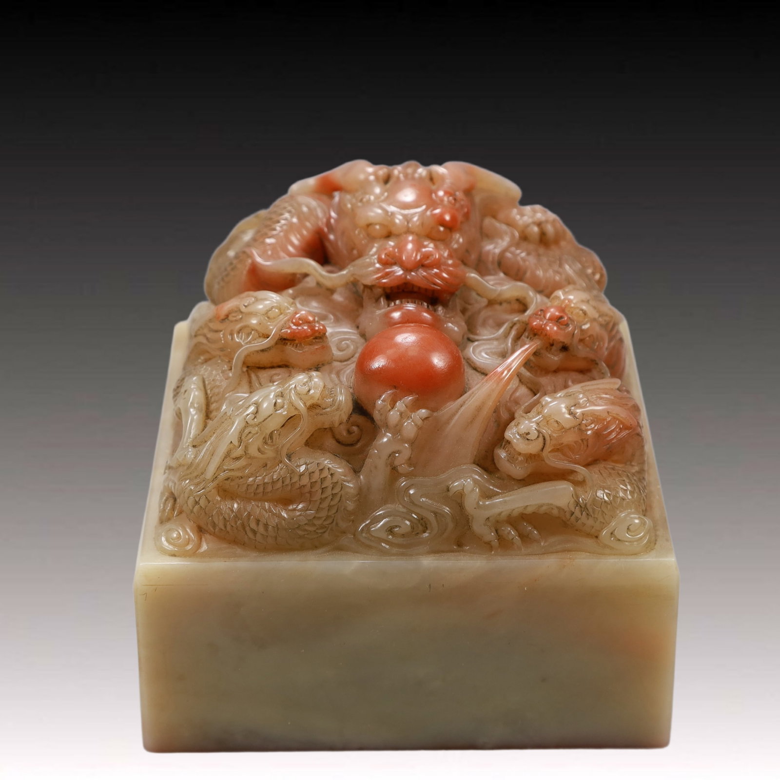 An Exquisite Shoushan Stone Dragon Pattern Seal: An Exquisite Shoushan Stone Dragon Pattern Seal,Qing Dynasty, China,Qianlong Six-character Mark,Size:3.7inx3.5in,Weight:1450g 寿山石龙纹印章,中国&