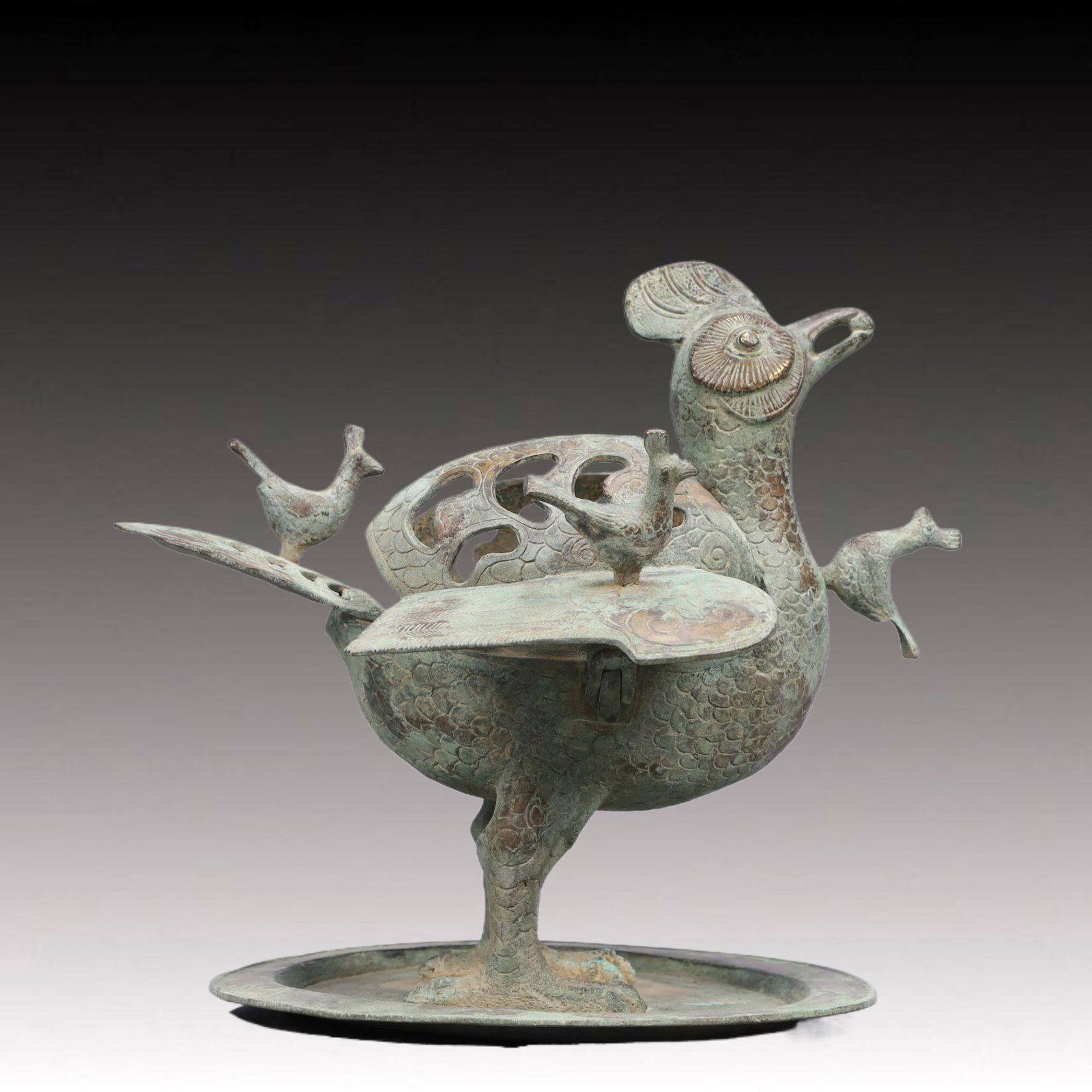 A Precious Bronze Auspicious Bird Censer: A Precious Bronze Auspicious Bird Censer,Ancient Time, China,Size:13inx9.4inx12.6in ;Weight:3750g 青铜神鸟香炉，中国远古时੏
