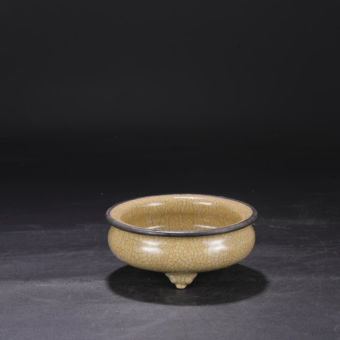 An Exquisite Ge yao Yellow Glazed Cover with Silver Tripod Censer (1 of 9)