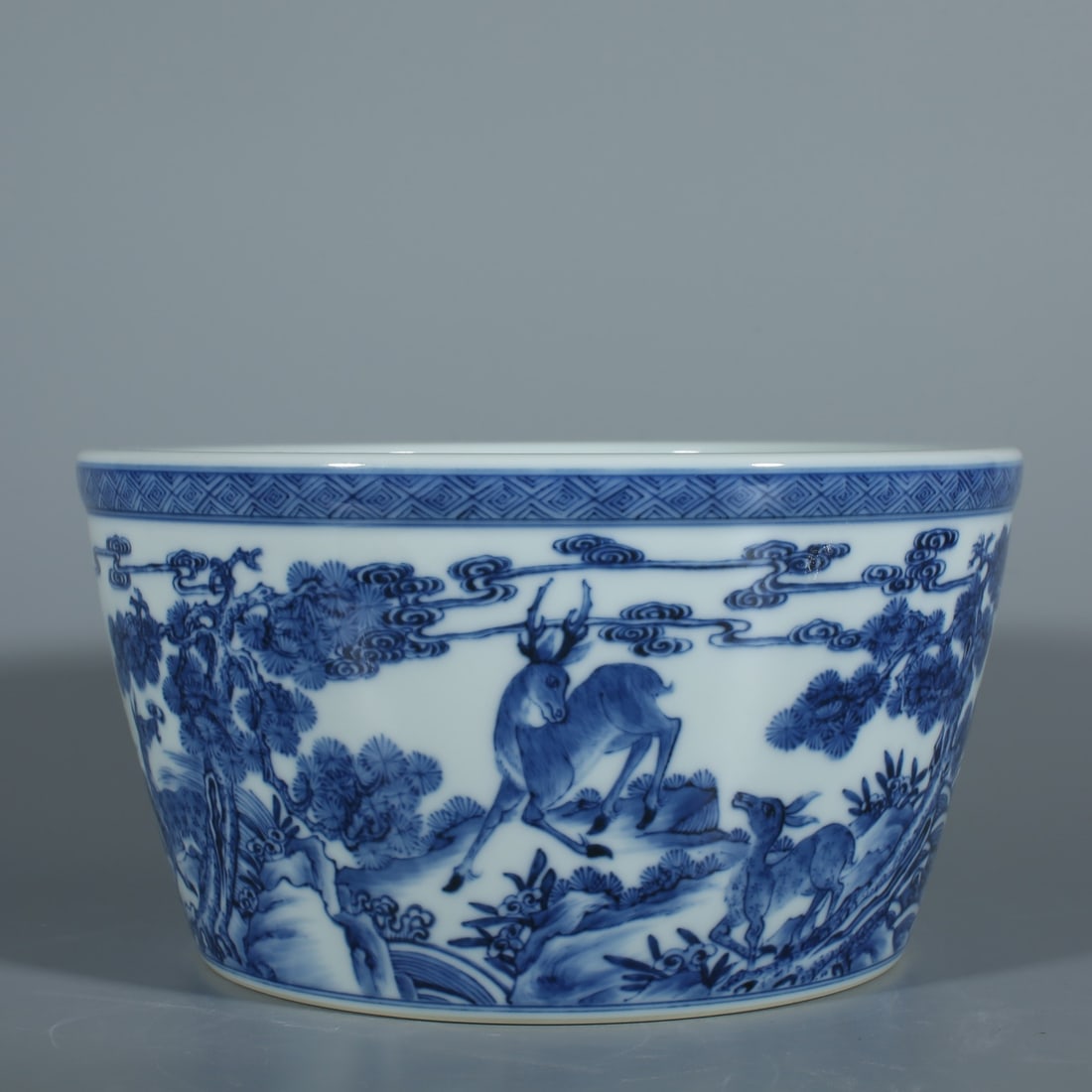 An Exquisite Blue and White Pine and Deer Pattern Vat (1 of 9)