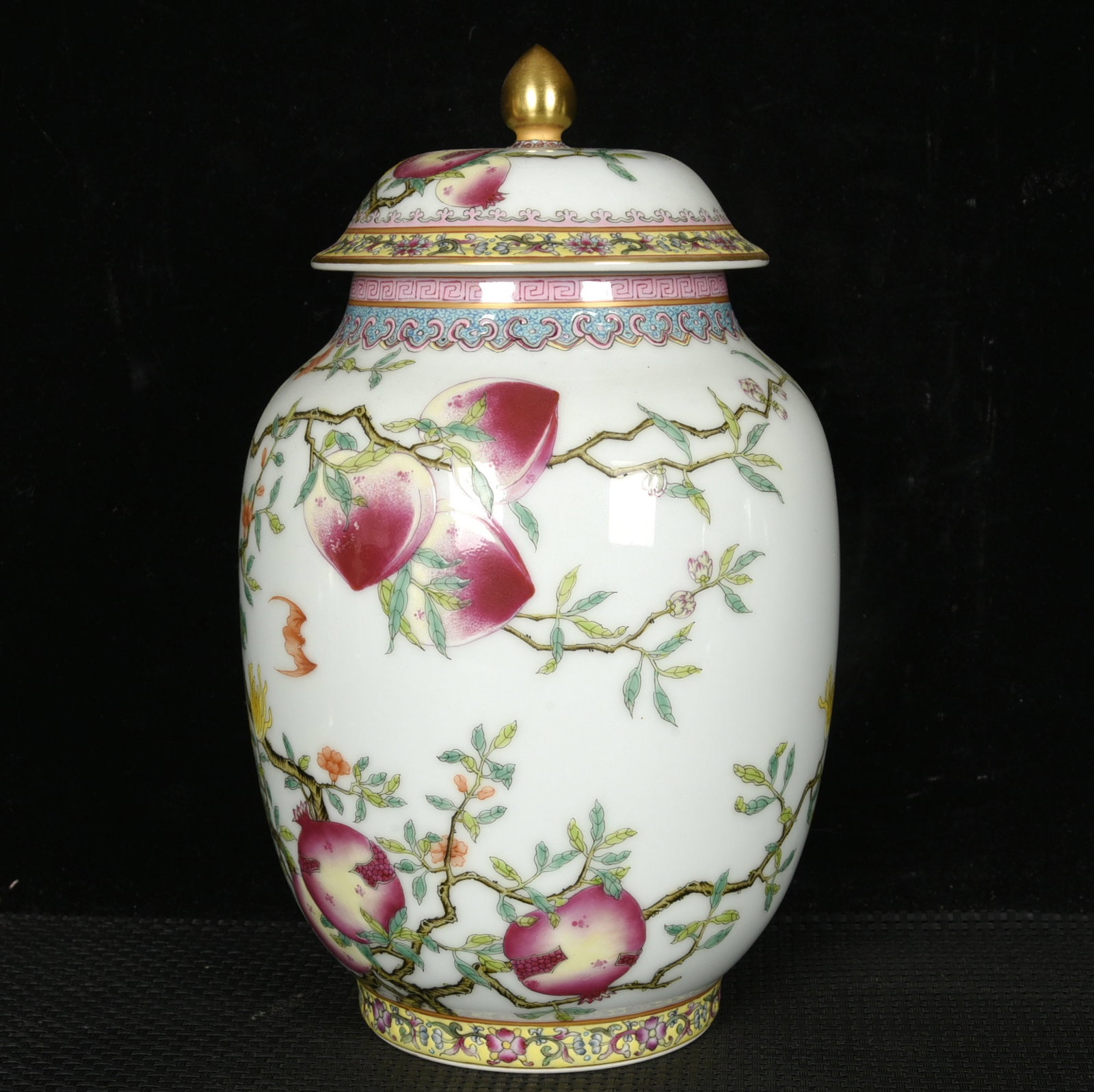 An Exquisite Enamel Painted Gold Bats and Peach Pattern Jar with Cover: An Exquisite Enamel Painted Gold Bats and Peach Pattern Jar with Cover,Qing Dynasty,China,Yongzheng Four-character Mark,Size:11inx6.7in 
