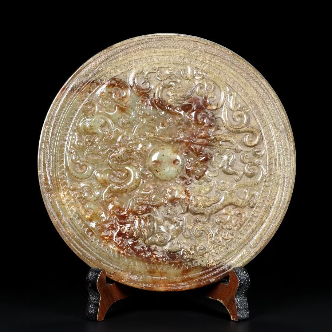 An Exquisite Archaic Jade Dragon and Phoenix Pattern Ornament: An Exquisite Archaic Jade Dragon and Phoenix Pattern Ornament,Ancient Time,China,Size:6.3inx1.2in,Weight:785g 高古玉龙凤纹摆件,中国远&