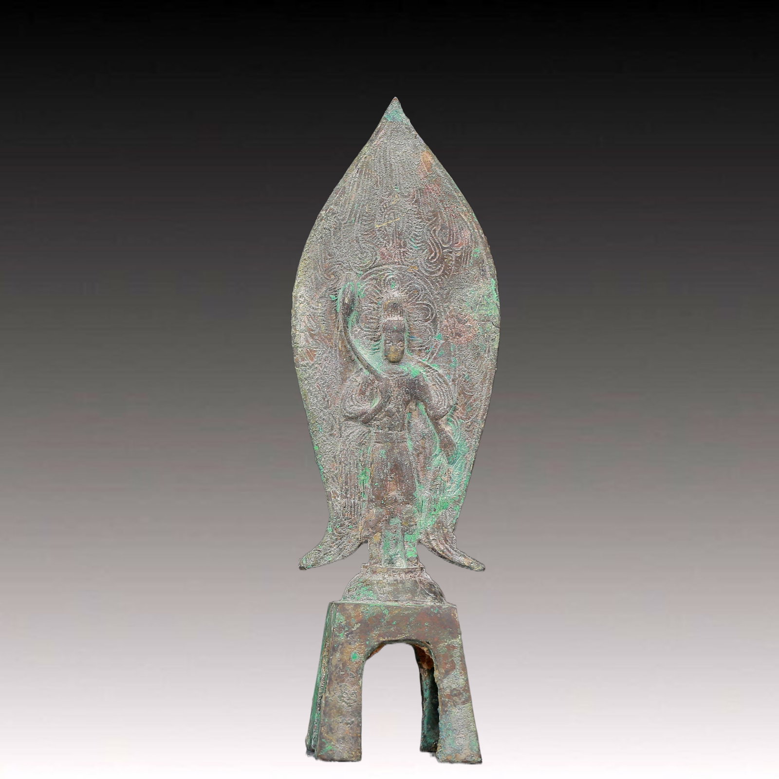 A Solemn Bronze Buddha: A Solemn Bronze Buddha,Ming Dynasty, China,Size: 1.8inx7.5in,Weight:275g 青铜佛像，明代