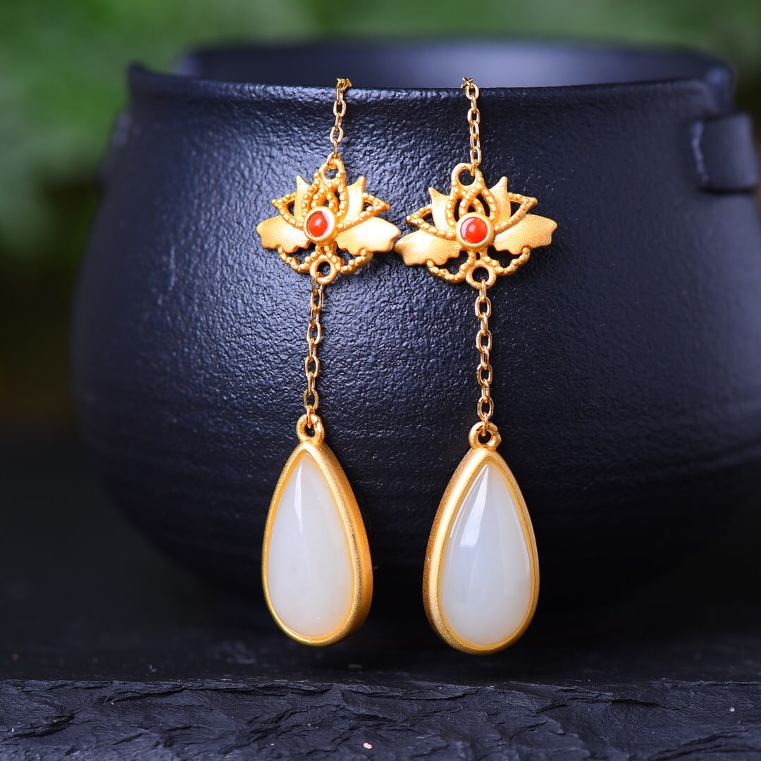 A Pair of Exquisite Sterling Silver-Gold Plated Inlaid White Jade Earrings: A Pair of Exquisite Sterling Silver-Gold Plated Inlaid White Jade Earrings,Size:0.3inx0.6in 一对纯银镀金镶白玉耳环