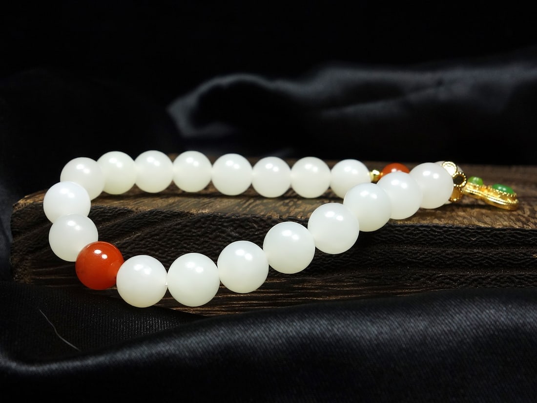 An Exquisite White Jade Bracelets - 4