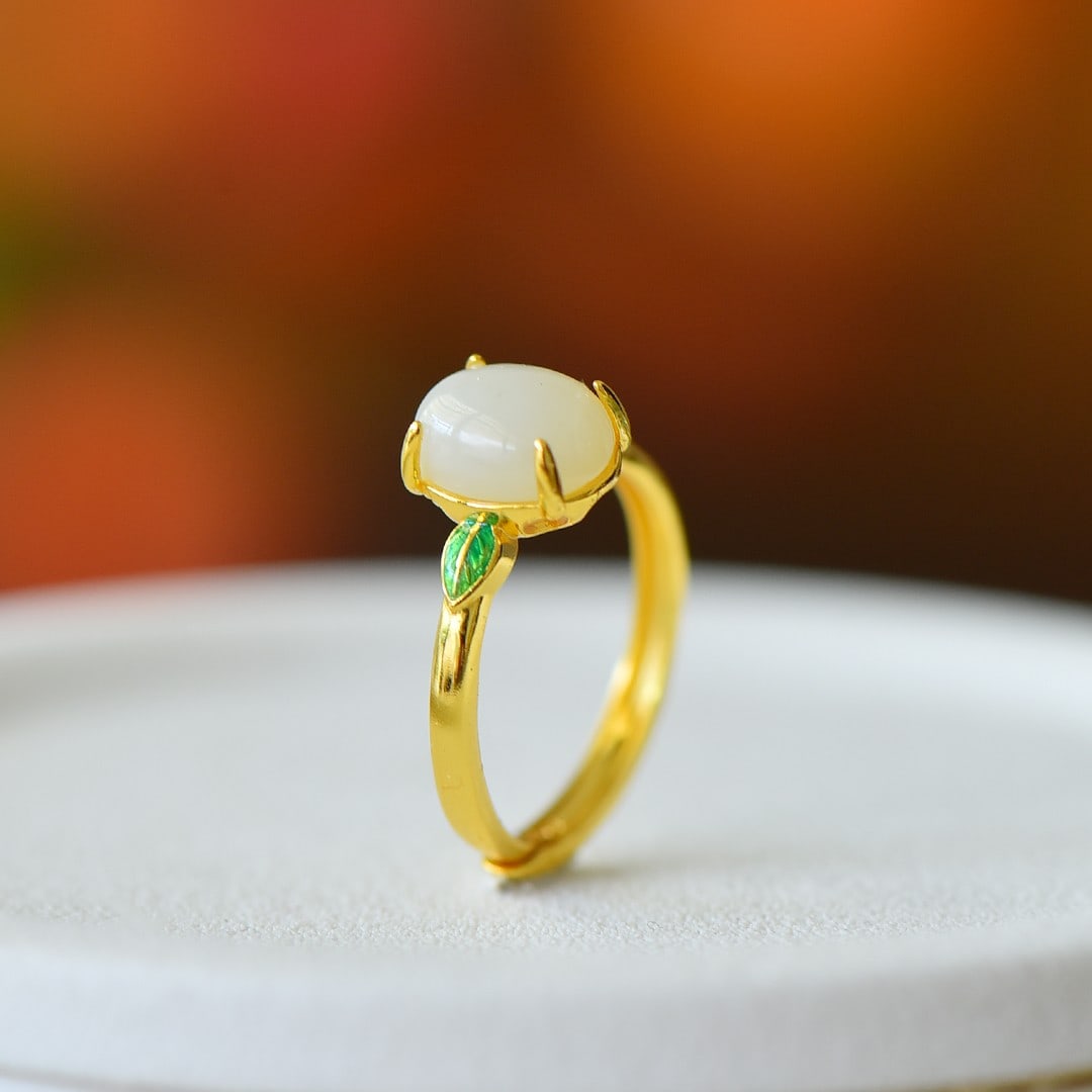 An Exquisite Sterling Silver-Gold Plated Inlaid White Jade Enamel Ring: An Exquisite Sterling Silver-Gold Plated Inlaid White Jade Enamel Ring,Size:0.3inx0.4in 纯银镀金镶白玉珐琅戒指