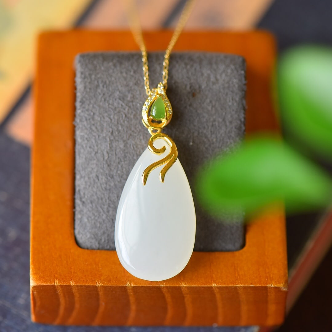 A Pair of Exquisite Sterling Silver-Gold Plated Inlaid White Jade Necklace,Inlaid Diamond: A Pair of Exquisite Sterling Silver-Gold Plated Inlaid White Jade Necklace,Inlaid Diamond,Size:0.7inx1.6in 纯银镀金镶白玉项链,嵌钻
