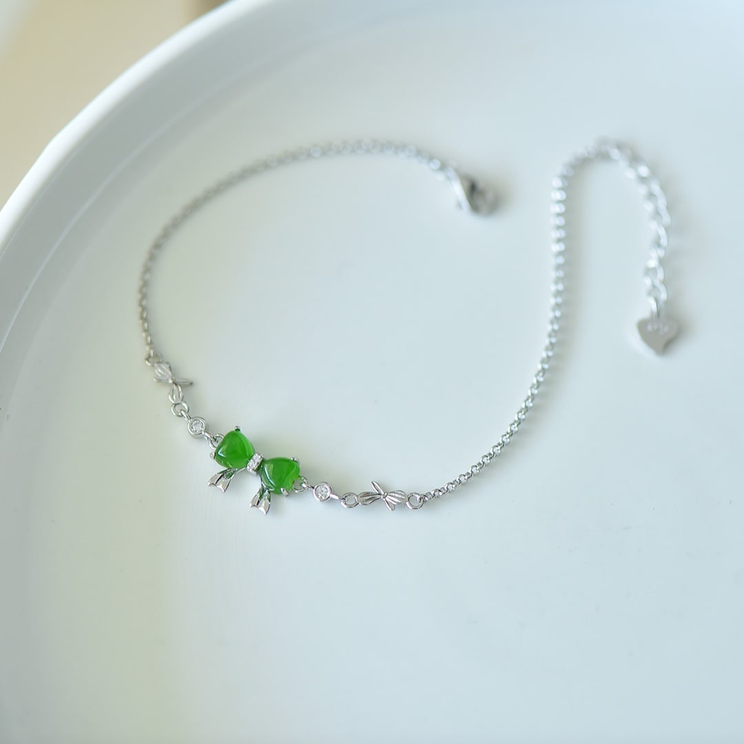 An Exquisite Sterling Silver Inlaid Jasper Bracelet,Inlaid Diamond: An Exquisite Sterling Silver Inlaid Jasper Bracelet,Inlaid Diamond,Size:0.2inx0.2in 纯银镶碧玉手链,嵌钻石