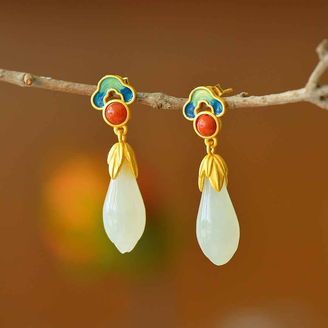 A Pair of Exquisite Sterling Silver-Gold Plated Inlaid White Jade Enamel Earrings: A Pair of Exquisite Sterling Silver-Gold Plated Inlaid White Jade Enamel Earrings,Size:0.3inx0.7in 一对纯银镀金镶白玉珐琅耳Ĩ