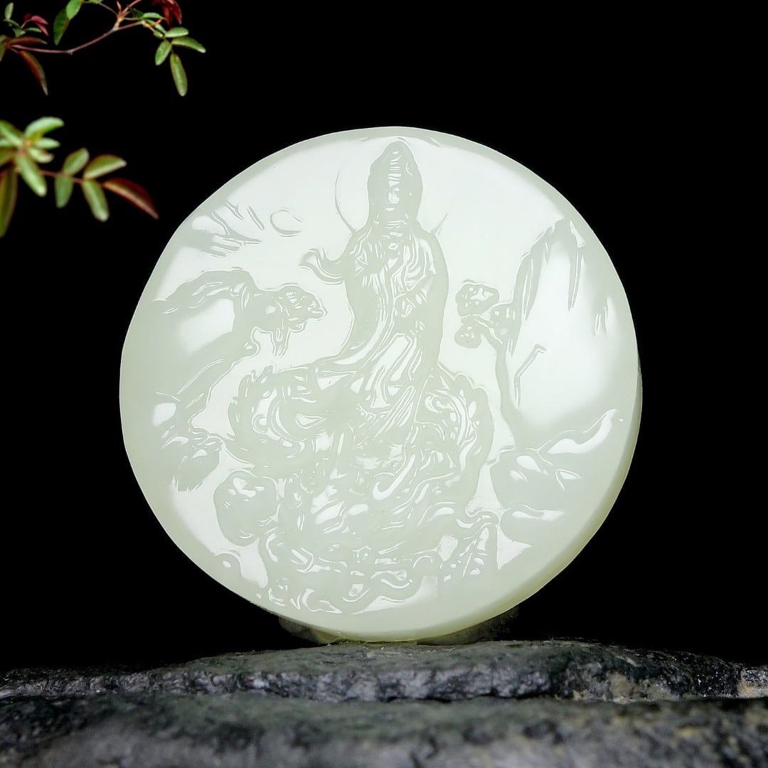 An Exquisite White Jade Statue of Avalokitesvara Pendant: An Exquisite White Jade Statue of Avalokitesvara Pendant,Size:1.3inx1.3inx0.3in 白玉观音像挂件