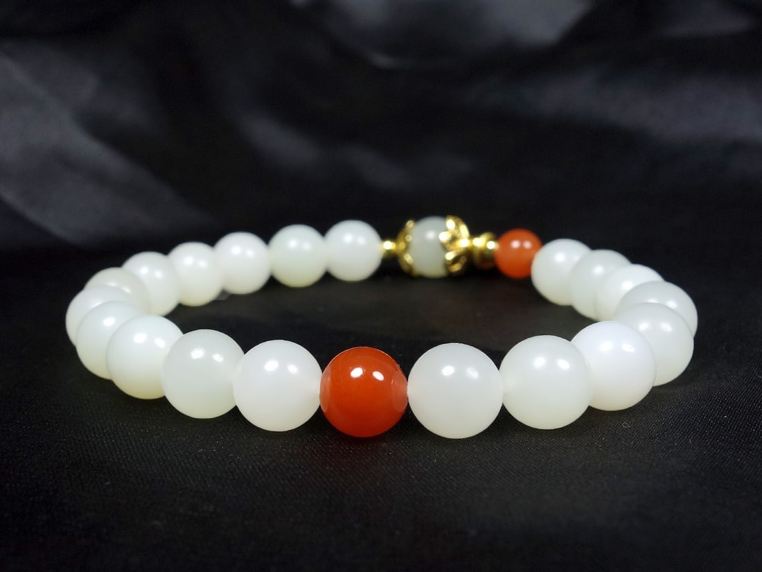 An Exquisite White Jade Bracelets - 2