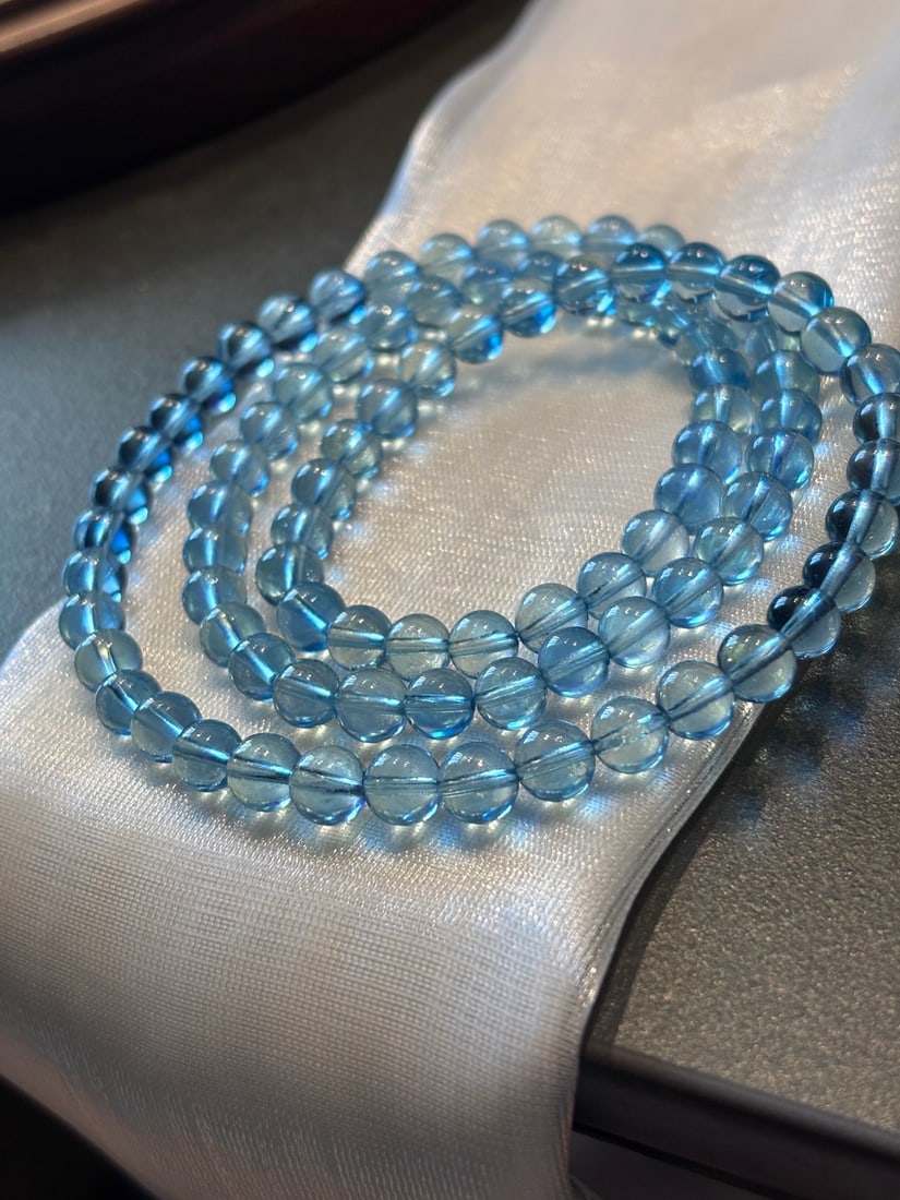 An Exquisite Aquamarine Bracelets: An Exquisite Aquamarine Bracelet,Size:0.2in,Weight:29.4g 海蓝宝手串