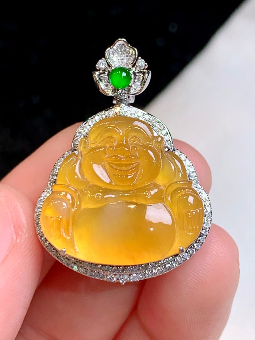 An Exquisite 18k Gold Diamond Inlaid Jadeite Pendant: An Exquisite 18k Gold Diamond Inlaid Jadeite Pendant,Size(Loose Stone):0.8inx0.7in 18k金钻镶嵌翡翠吊坠