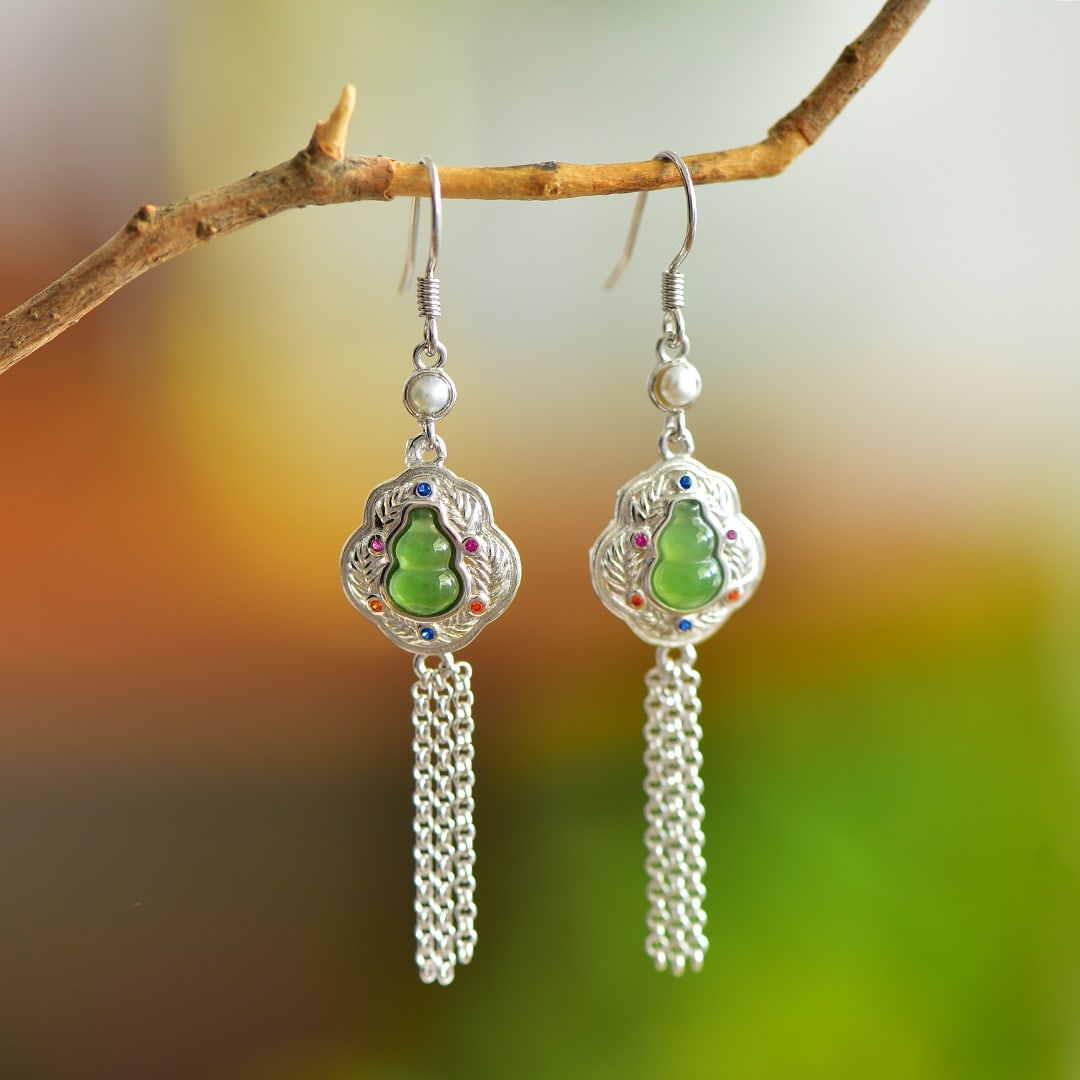 A Pair of Exquisite Sterling Silver Inlaid Jasper Earrings,Inlaid Pearl: A Pair of Exquisite Sterling Silver Inlaid Jasper Earrings,Inlaid Pearl 一对纯银镶碧玉耳环,嵌珍珠