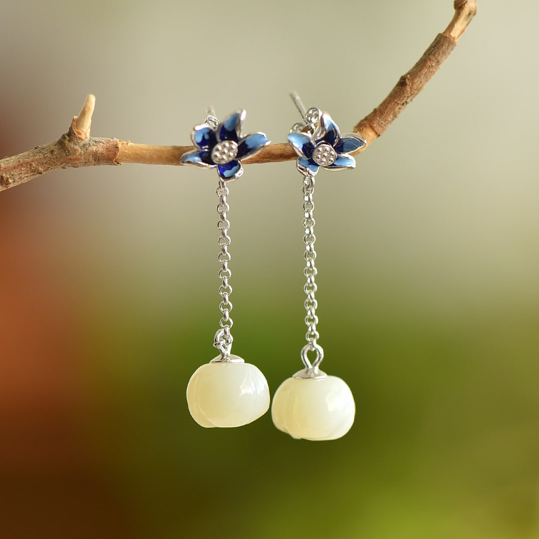 A Pair of Exquisite Sterling Silver Inlaid White Jade Enamel Earrings: A Pair of Exquisite Sterling Silver Inlaid White Jade Enamel Earrings, 一对纯银镶白玉珐琅耳环