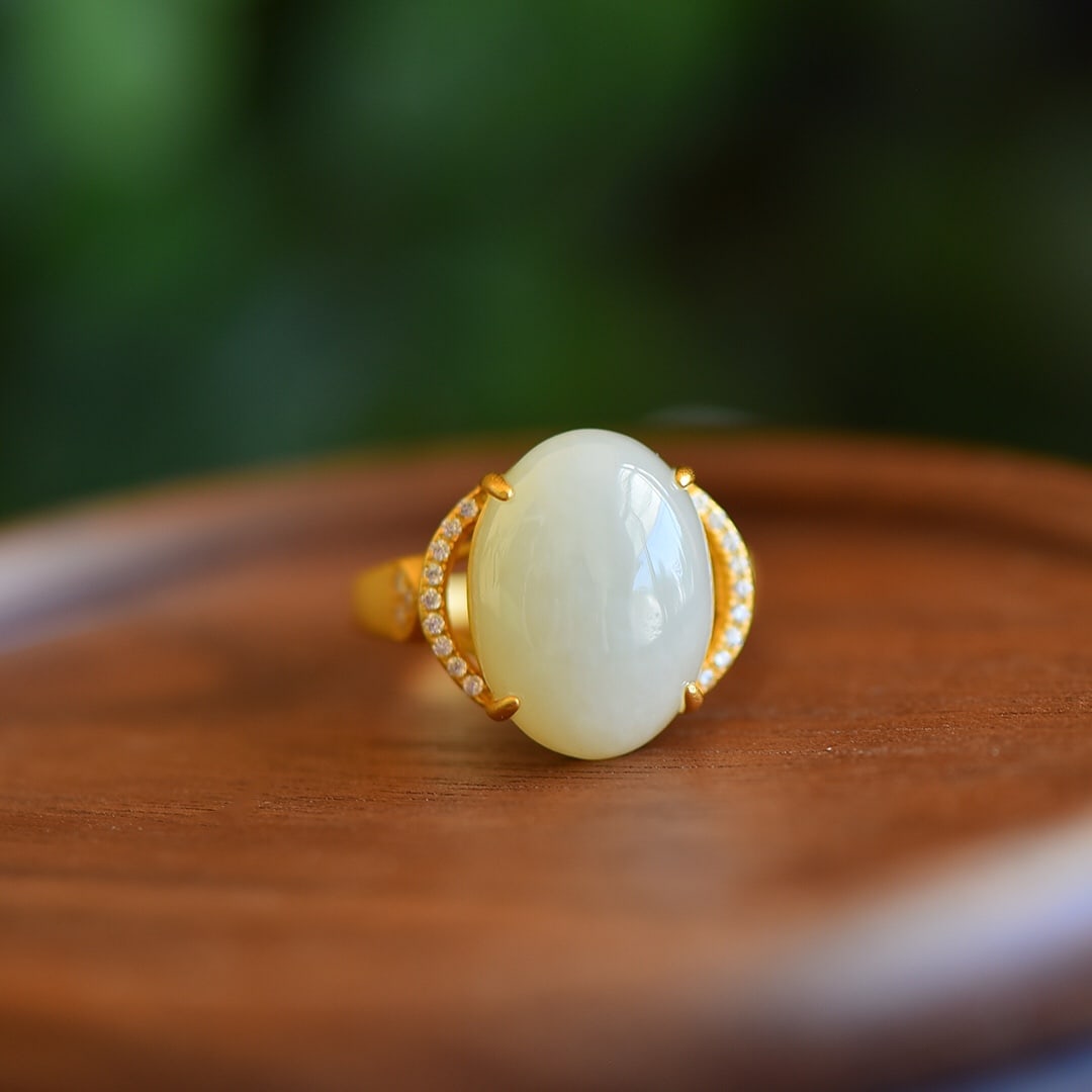 An Exquisite Sterling Silver-Gold Plated Inlaid White Jade Ring: An Exquisite Sterling Silver-Gold Plated Inlaid White Jade Ring, 纯银镀金镶白玉戒指
