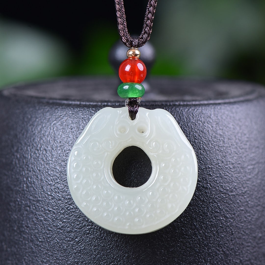 An Exquisite White Jade Dragon Pattern Pendant - 3